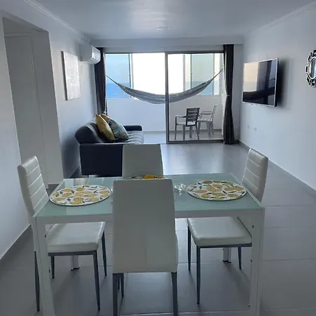 Hermoso Apartamento, Con Vista Al Mar, En De Indias, Dos Cuartos