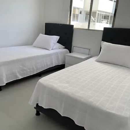 Hermoso Apartamento, Con Vista Al Mar, En De Indias, Dos Cuartos *