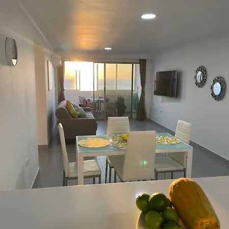 Hermoso Apartamento, Con Vista Al Mar, En De Indias, Dos Cuartos Apartamento *