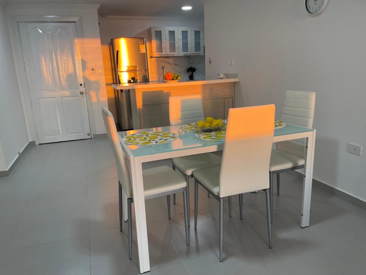 Apartamento Hermoso Apartamento, Con Vista Al Mar, En De Indias, Dos Cuartos